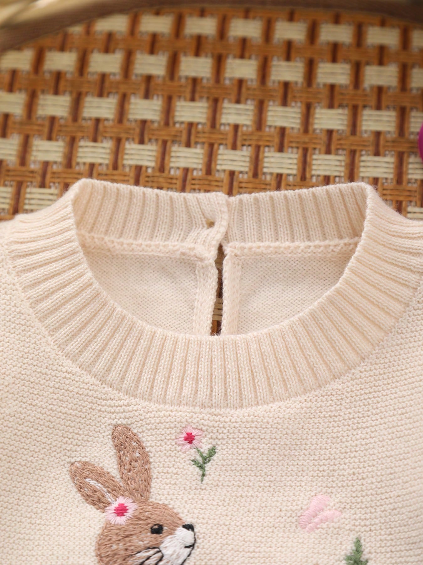 새끼 토끼와 꽃 자수가 놓인, 플러터 소매와 케이블 패 - Newborn Baby Girl Romper Floral 리뷰 및 가격
